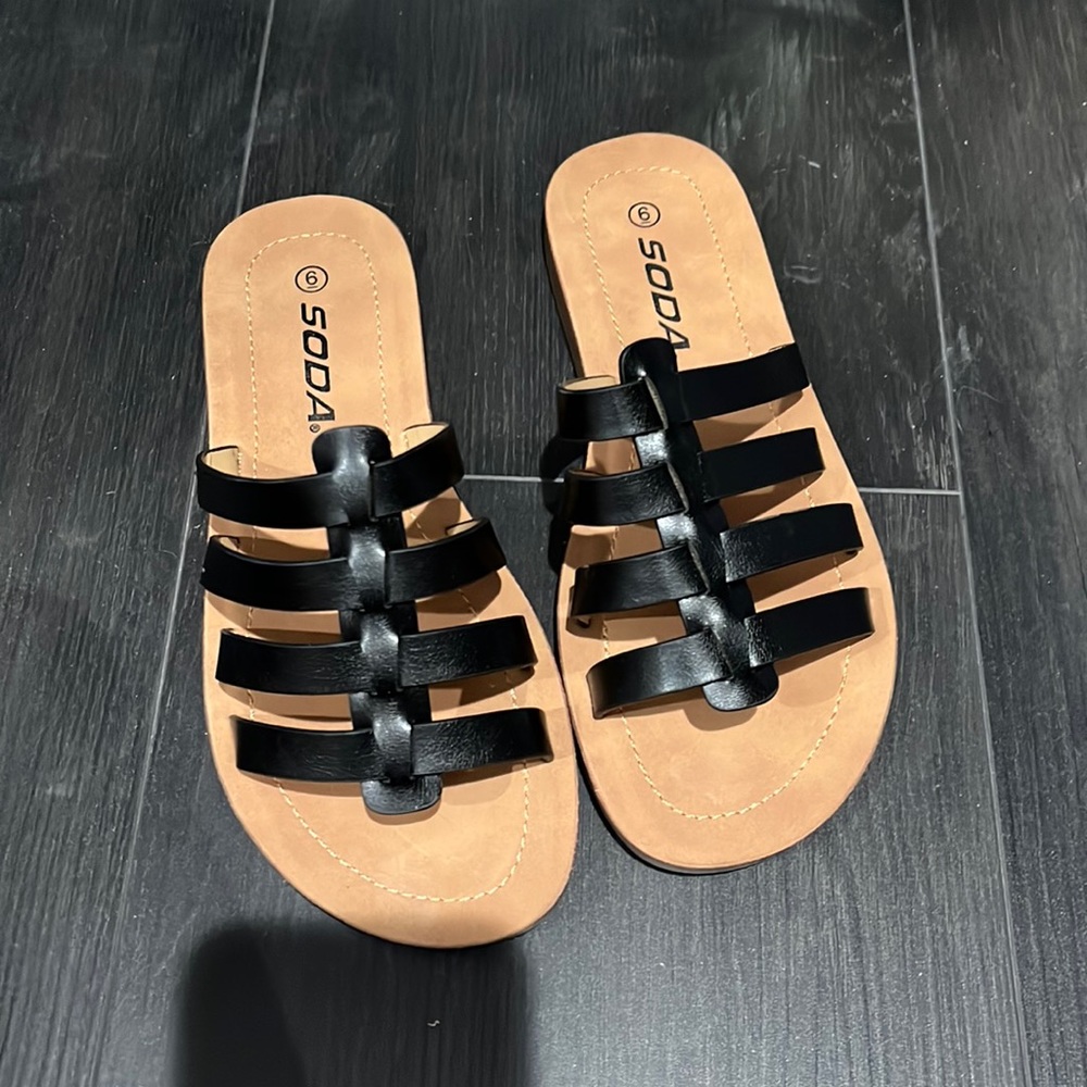 Soda sandals